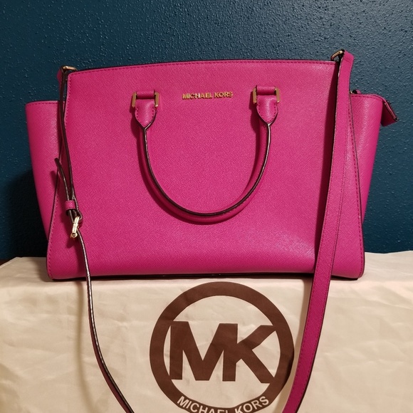 Michael Kors Handbags - Michael Kors Selma Large Saffiano leather satchel